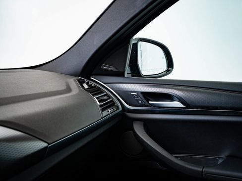 Certified 2025 BMW X4 xDrive30i w/ M Sport Package image 32