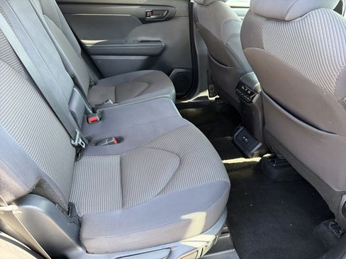 Certified 2024 Toyota Highlander LE AWD/4WD image 26