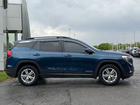 Used 2021 GMC Terrain SLE w/ Driver Convenience Package FWD image 6