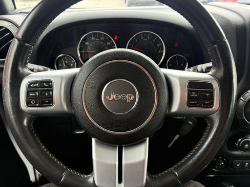 Used 2017 Jeep Wrangler Unlimited Sport AWD/4WD image 12