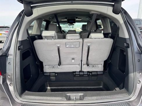 Used 2023 Honda Odyssey Elite image 6