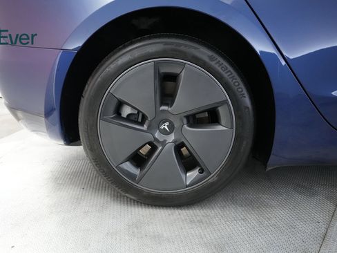 Used 2023 Tesla Model 3 Standard Range RWD image 22
