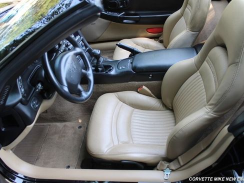 Used 2002 Chevrolet Corvette Convertible w/ Preferred Equipment Group2 image 32