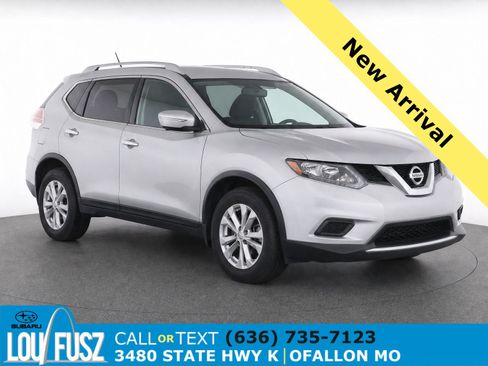 Used 2015 Nissan Rogue SV AWD/4WD image 1