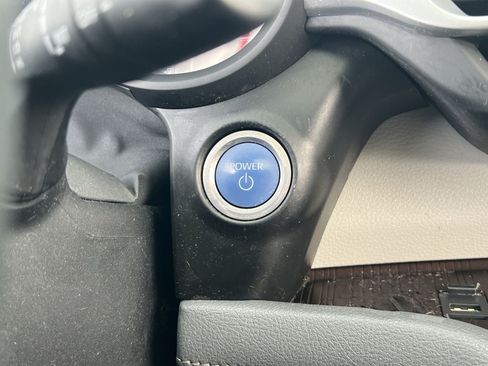 Used 2023 Toyota Sienna XLE FWD image 31