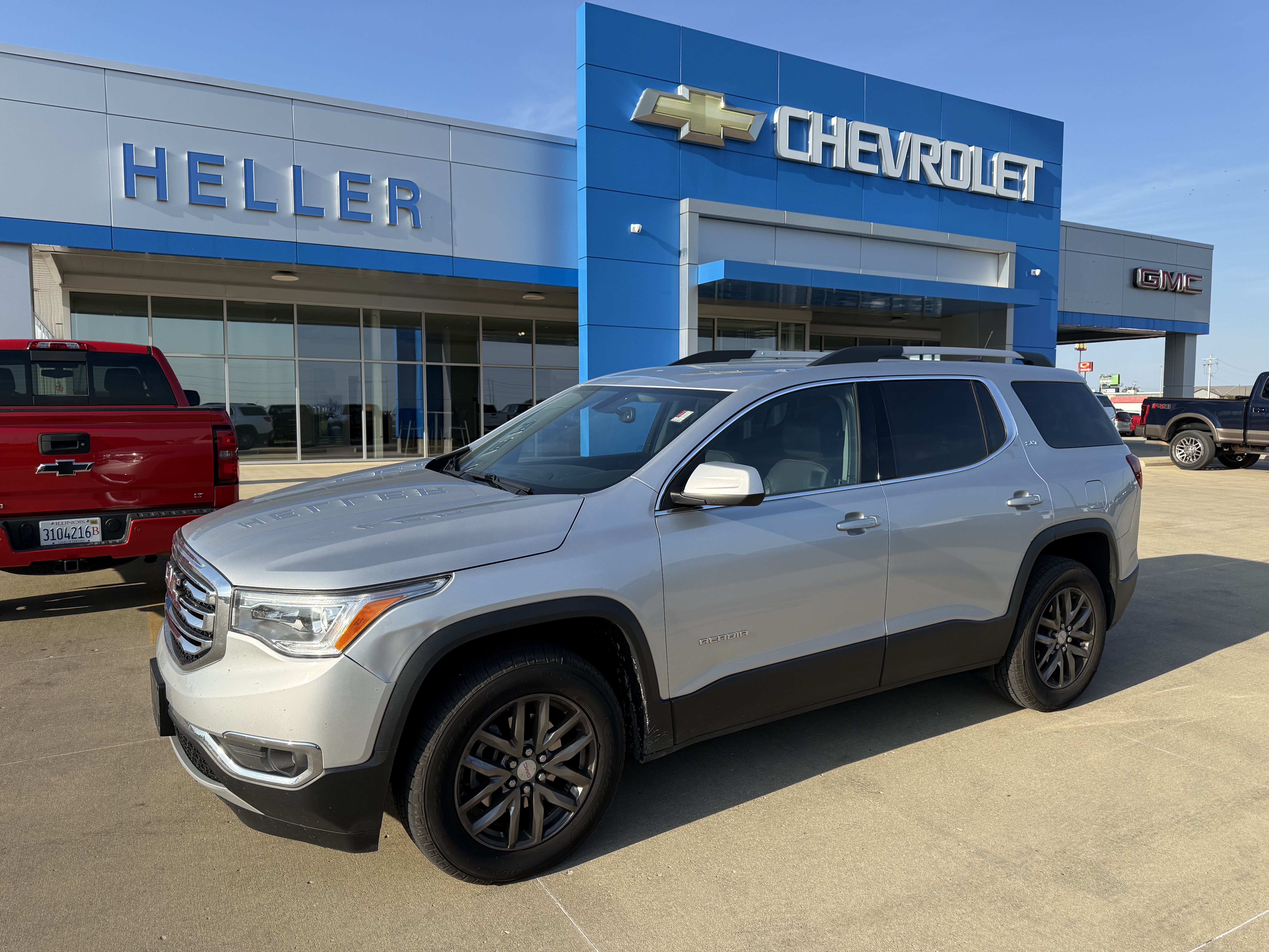 Used 2017 GMC Acadia SLT FWD image 3