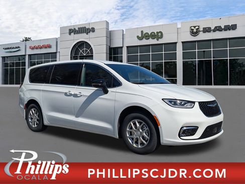 New 2026 Chrysler Pacifica Select FWD image 1