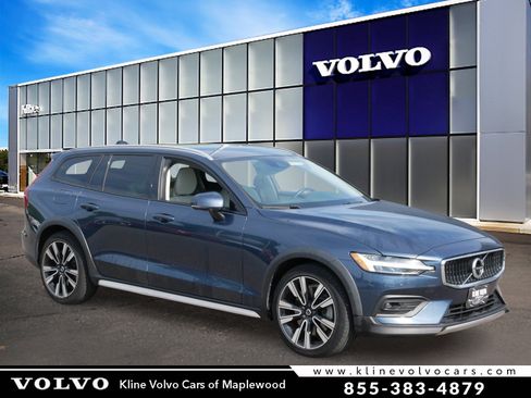 Used 2020 Volvo V60 T5 Cross Country w/ Protection Package Premier AWD/4WD image 1