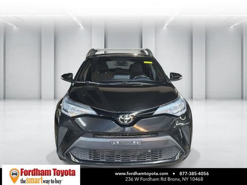 Used 2021 Toyota C-HR XLE image 2