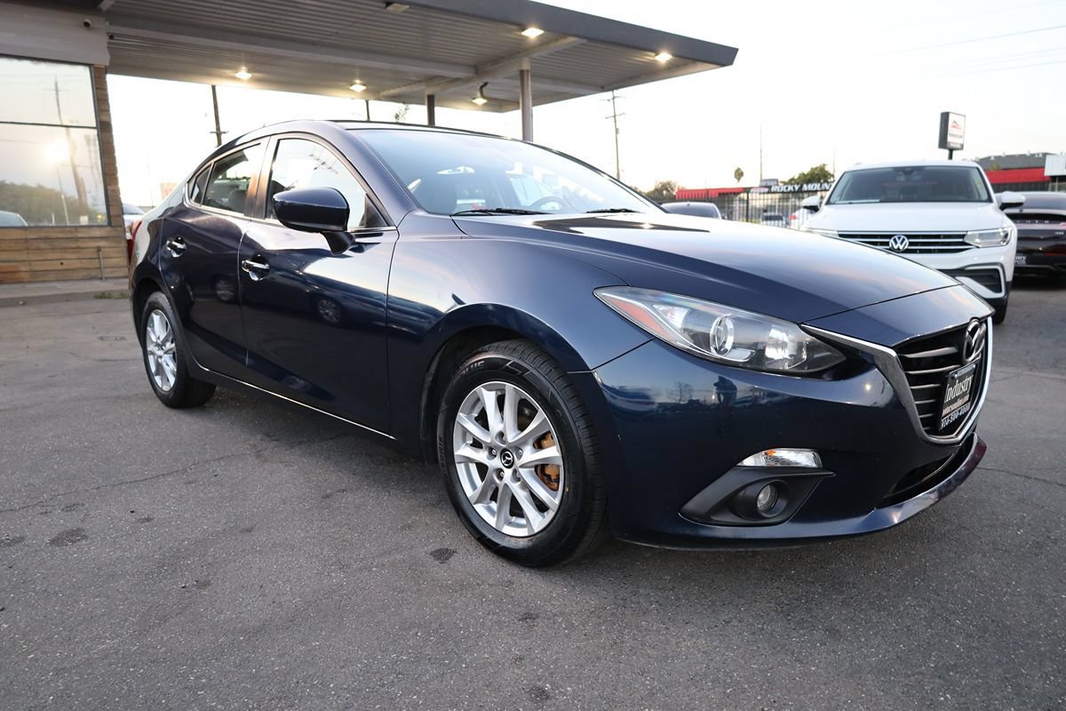 Used 2016 MAZDA MAZDA3 i Touring w/ Popular Equipment Package FWD image 31