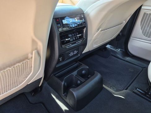 Used 2025 Jeep Grand Cherokee L Limited w/ Luxury Tech Group II image 26