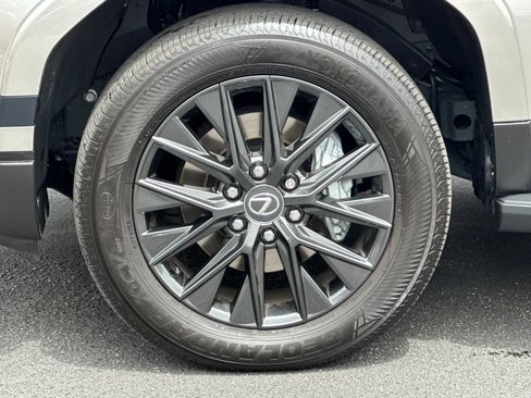Used 2024 Lexus GX 550 w/ Cold Area Package AWD/4WD image 32