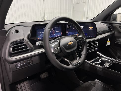 New 2026 Chevrolet Traverse LT image 8