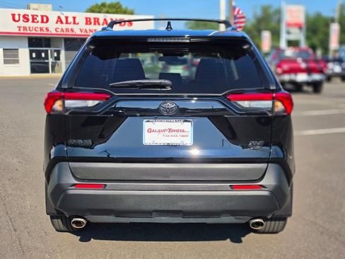 Used 2021 Toyota RAV4 XLE Premium AWD/4WD image 6