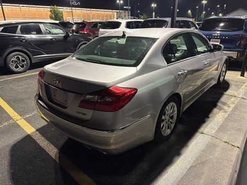 Used 2013 Hyundai Genesis 3.8 RWD image 4