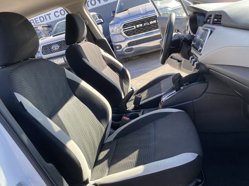 Used 2022 Nissan Versa SV image 22