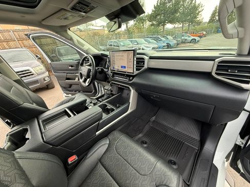 Used 2022 Toyota Tundra Limited AWD/4WD image 38