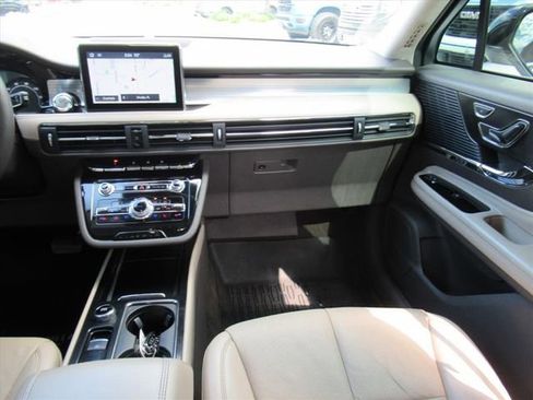 Used 2022 Lincoln Corsair FWD w/ Premium Package image 14