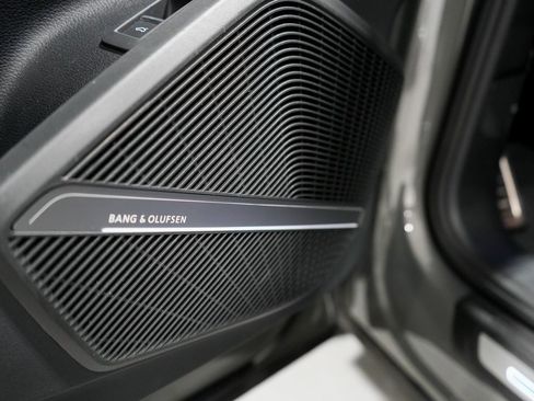 Used 2025 Audi SQ5 Premium Plus w/ Premium Plus Package image 30