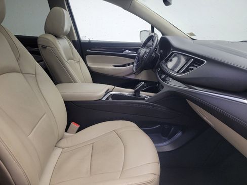 Used 2019 Buick Enclave Essence image 21