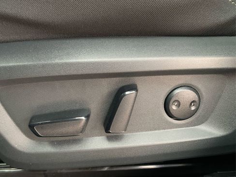 Certified 2026 Nissan Rogue SV image 39