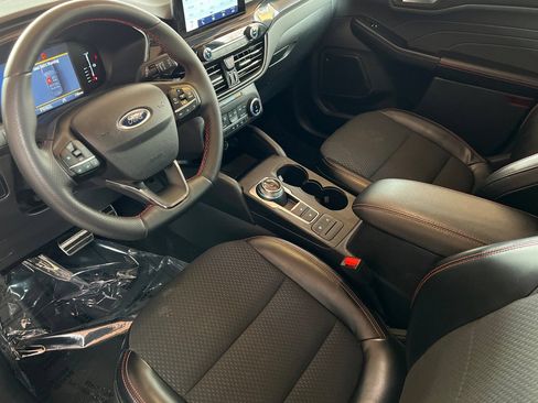 Used 2024 Ford Escape ST-Line AWD/4WD image 10