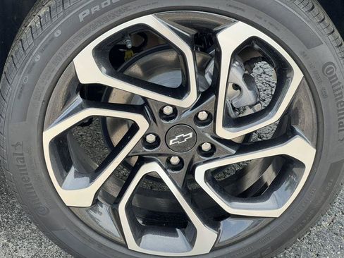 Used 2025 Chevrolet Trax RS w/ Sunroof Package FWD image 7