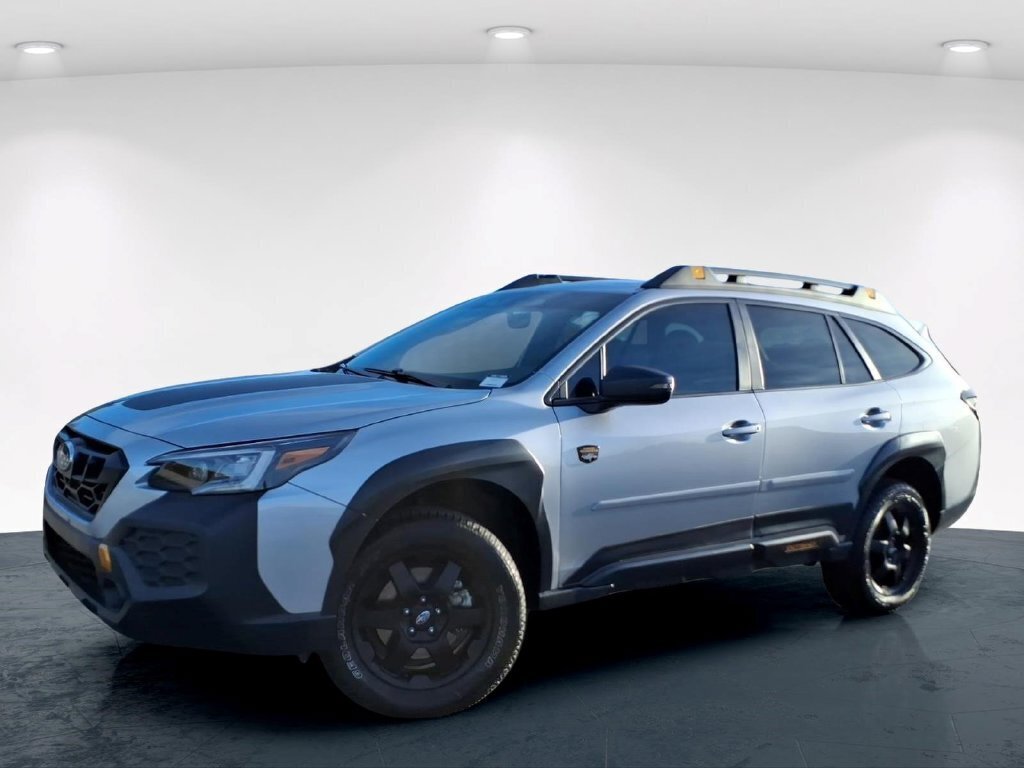 Used 2025 Subaru Outback Wilderness AWD/4WD image 2