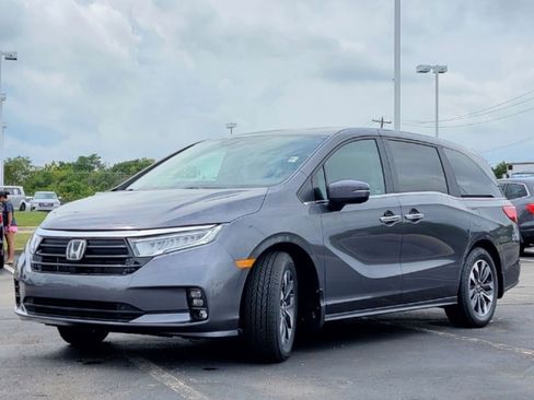Used 2023 Honda Odyssey EX-L image 3