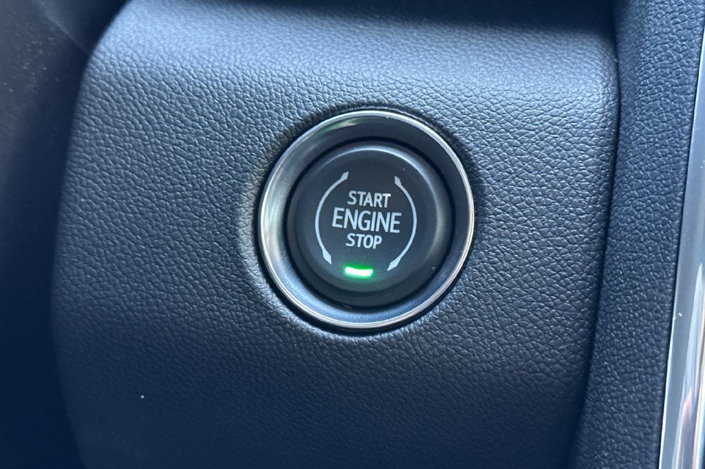 Used 2025 GMC Acadia Elevation w/ Elevation Premium Package FWD image 25