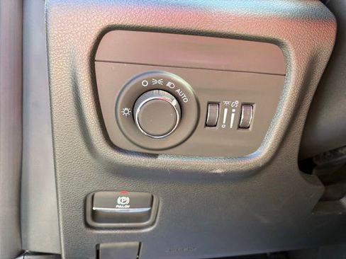 Used 2025 Jeep Grand Cherokee L Laredo AWD/4WD image 25