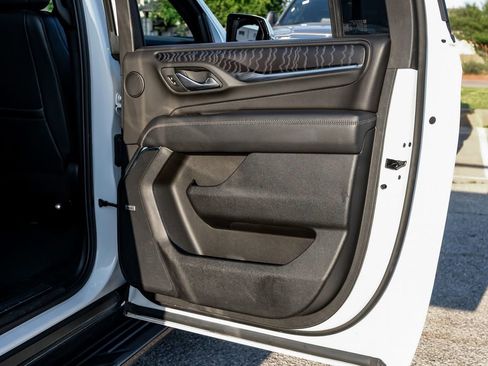 Used 2024 GMC Yukon XL Denali AWD/4WD image 58