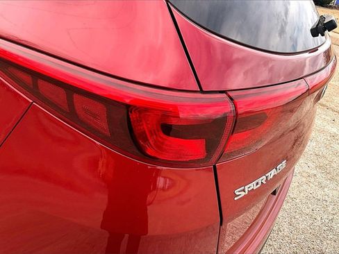 Used 2018 Kia Sportage LX image 32