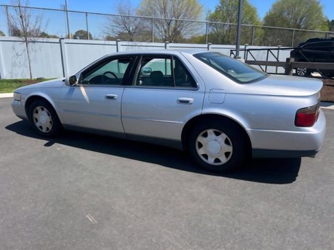 Used 2000 Cadillac Seville SLS w/ Convenience Pkg image 9