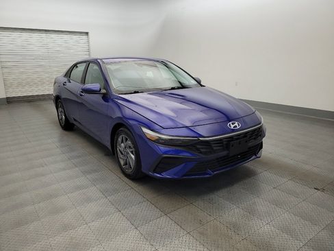 Used 2024 Hyundai Elantra SEL FWD image 13