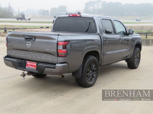 Used 2022 Nissan Frontier SV image 8
