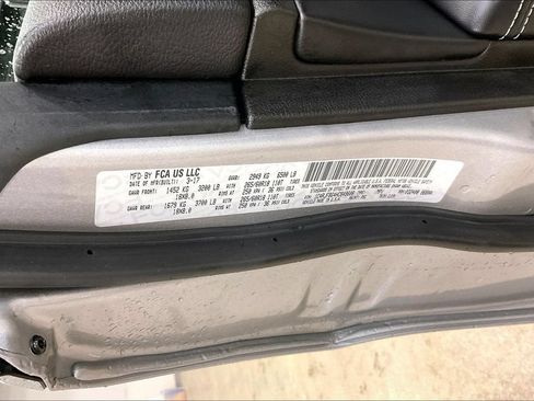 Used 2017 Jeep Grand Cherokee Limited AWD/4WD image 19