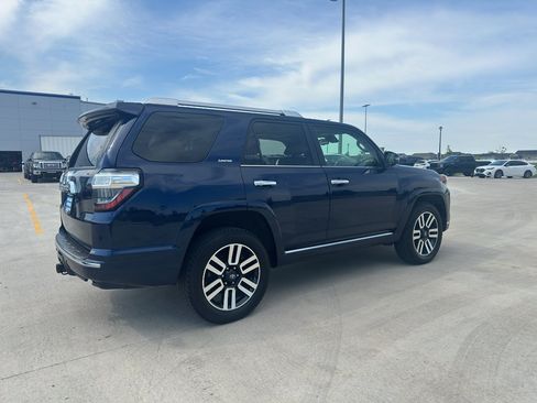 Used 2022 Toyota 4Runner Limited AWD/4WD image 5
