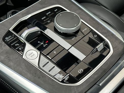 Used 2025 BMW X5 xDrive50e image 25