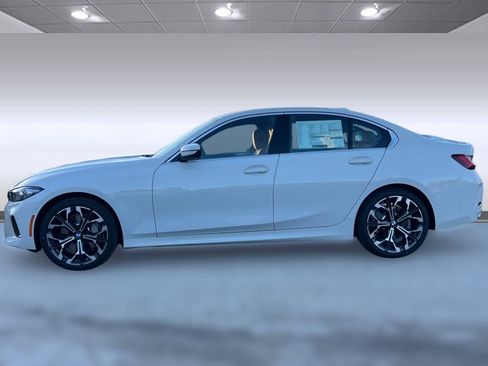 Used 2026 BMW 330i Sedan w/ Premium Package RWD image 2