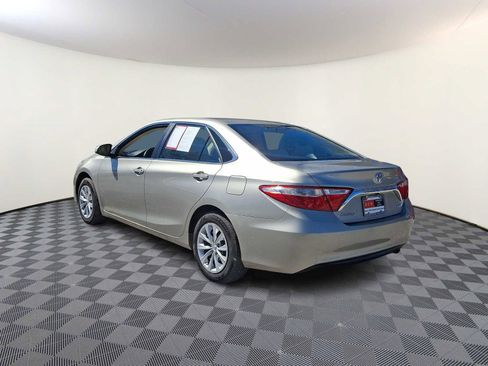 Used 2017 Toyota Camry LE image 9