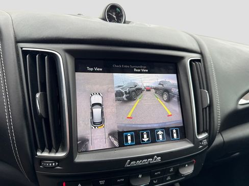 Used 2019 Maserati Levante GranLusso AWD/4WD image 23