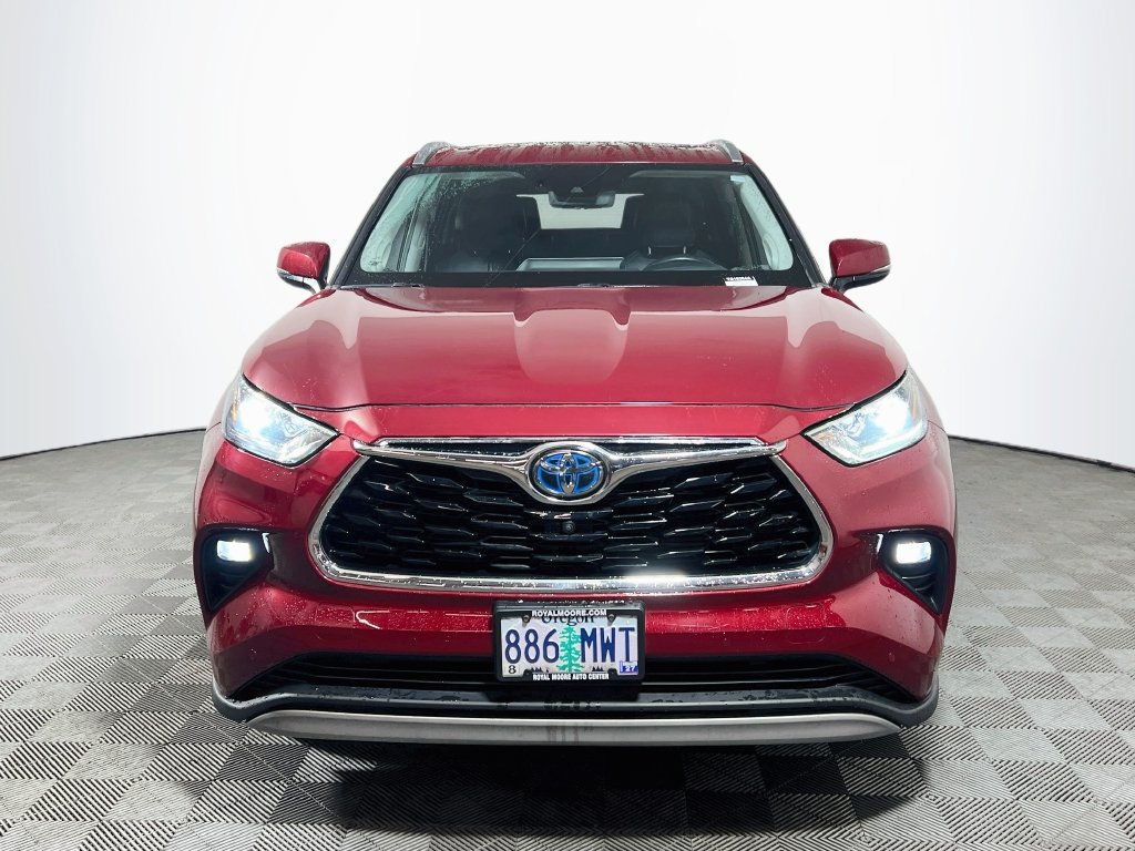 Certified 2021 Toyota Highlander Platinum AWD/4WD image 2
