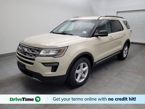 Used 2018 Ford Explorer XLT FWD image 1
