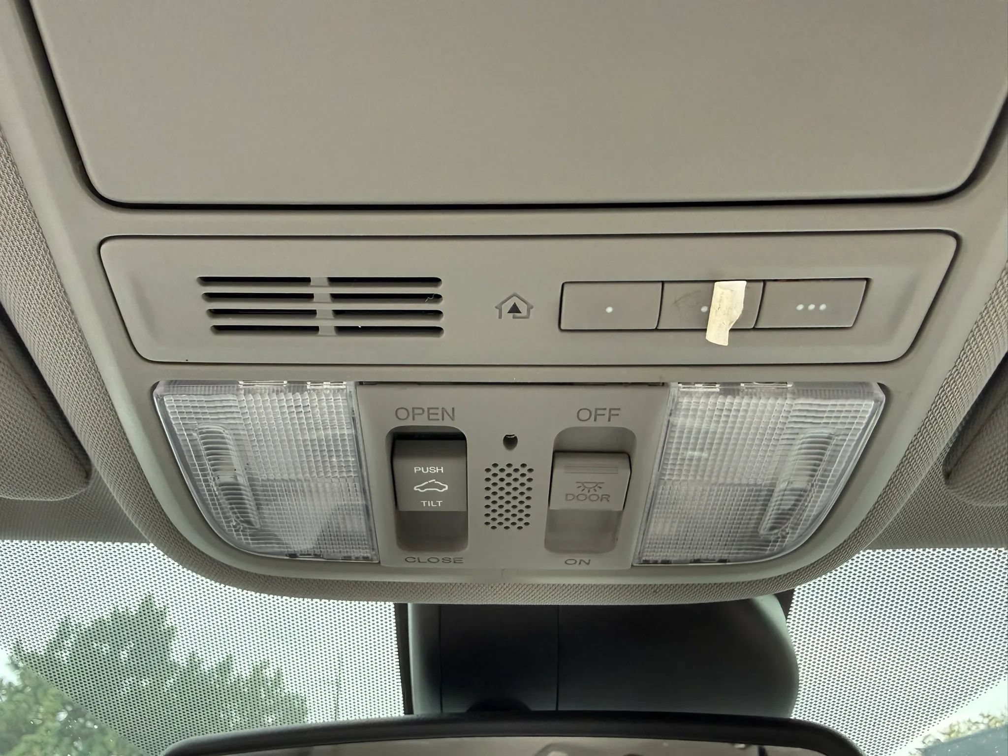 Used 2015 Honda Odyssey EX-L image 33