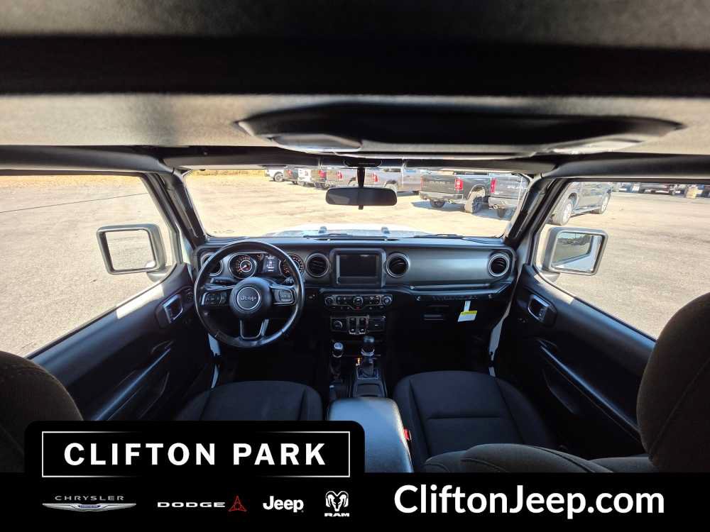 Used 2022 Jeep Wrangler Sport AWD/4WD image 22