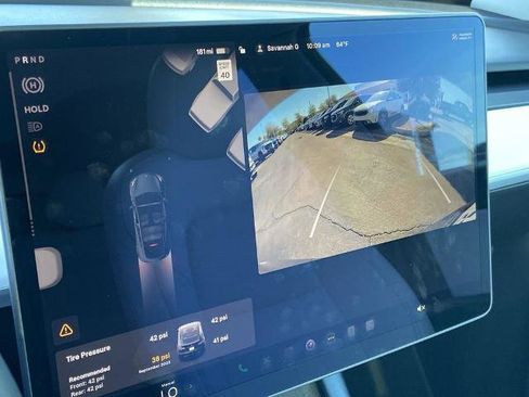 Used 2021 Tesla Model Y Long Range image 11