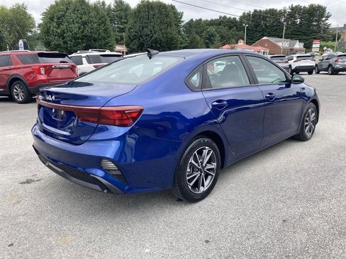 Used 2022 Kia Forte LXS w/ LXS Technology Package FWD image 5