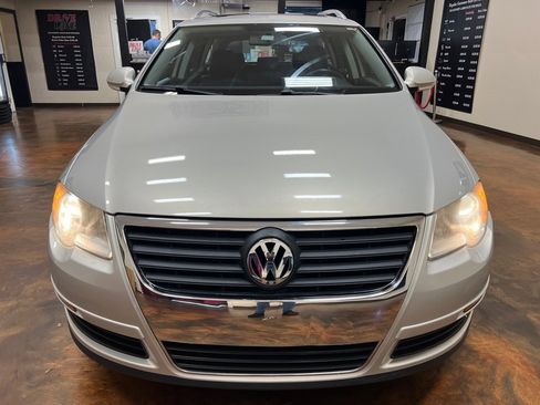 Used 2009 Volkswagen Passat Komfort FWD image 4