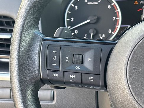 Used 2021 Nissan Rogue SV image 34